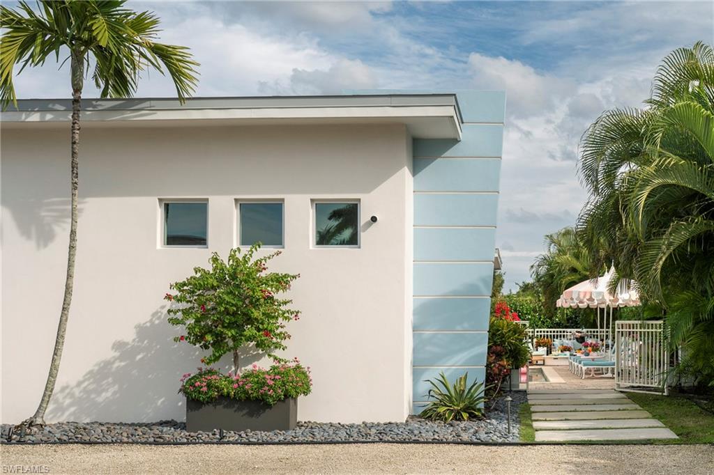 10042 Vanderbilt Drive Naples, FL 34108 - Photo 27 of 37