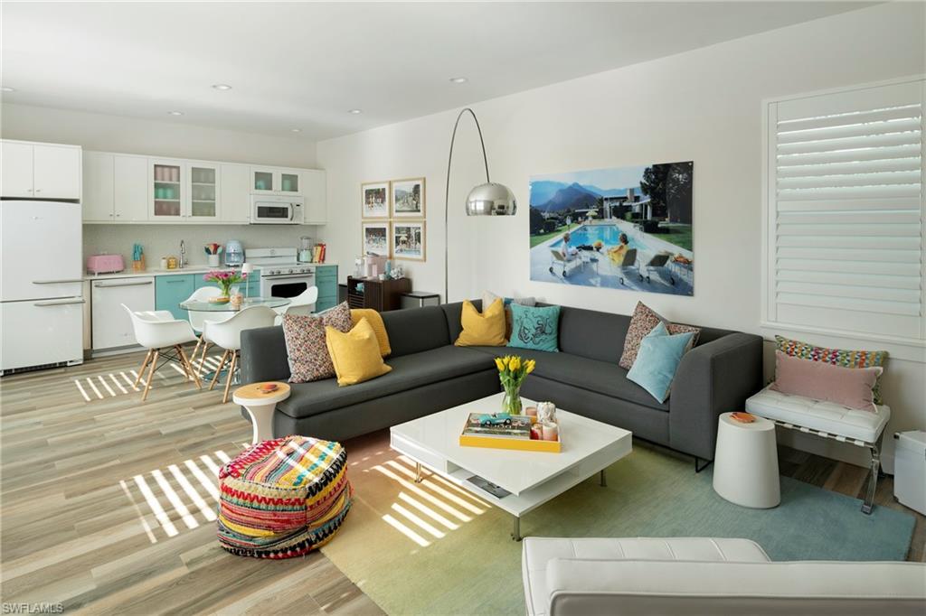 10042 Vanderbilt Drive Naples, FL 34108 - Photo 6 of 37