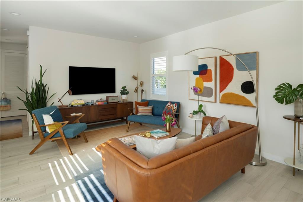 10042 Vanderbilt Drive Naples, FL 34108 - Photo 9 of 37