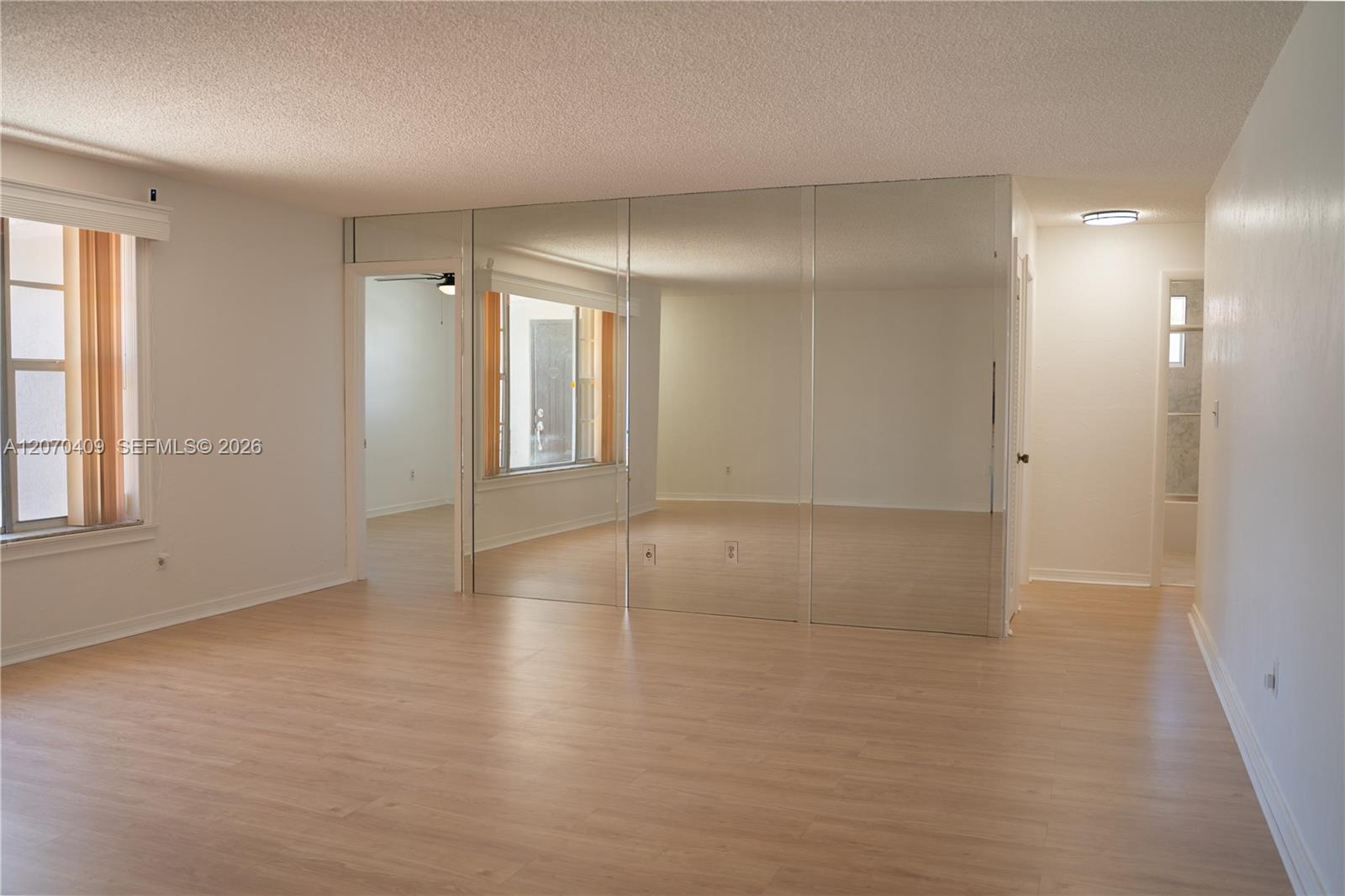 20200 Southwest 90th Ave Road Cutler Bay, FL 33189 - Photo 4 of 33 Gallery Image 4