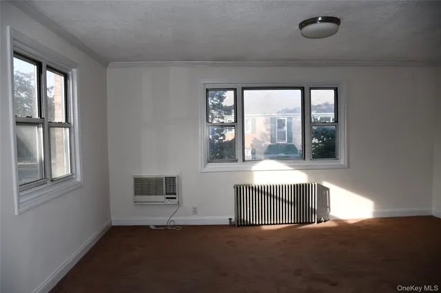 $2,250 | 1065 Fenwood Drive, Unit 2, Valley Stream, NY 11580