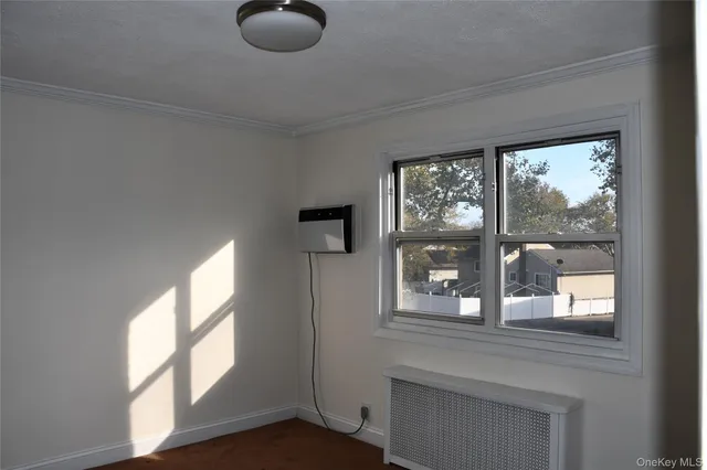 $2,250 | 1065 Fenwood Drive, Unit 2, Valley Stream, NY 11580