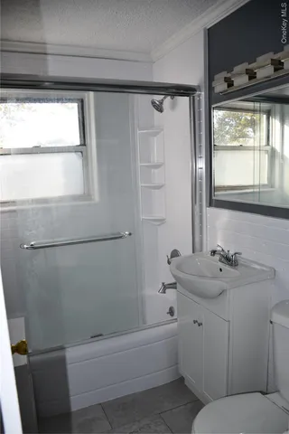 $2,250 | 1065 Fenwood Drive, Unit 2, Valley Stream, NY 11580