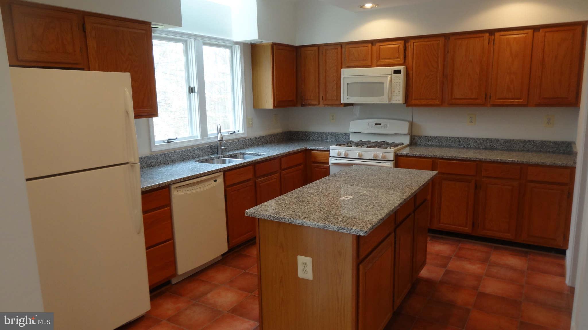 3628 Beaver Ford Road Woodbridge, VA 22192 - Photo 10 of 30 Kitchen