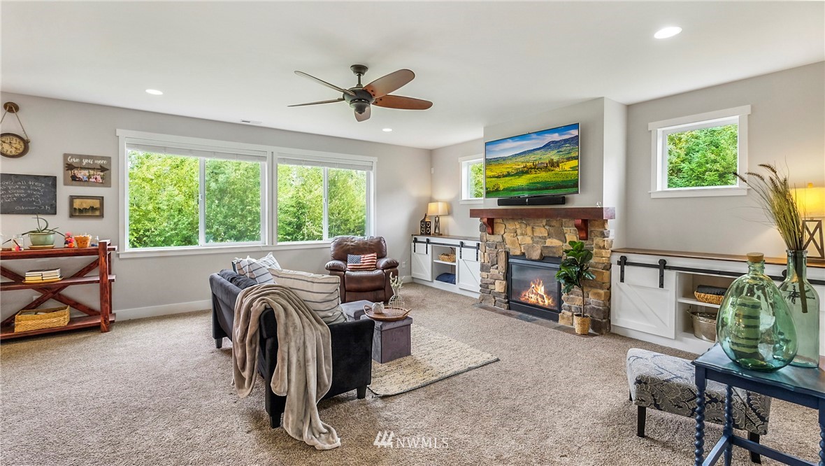 1919 Southwest Pine Road Port Orchard, WA 98367 - Photo 6 of 39 Gallery Image 6