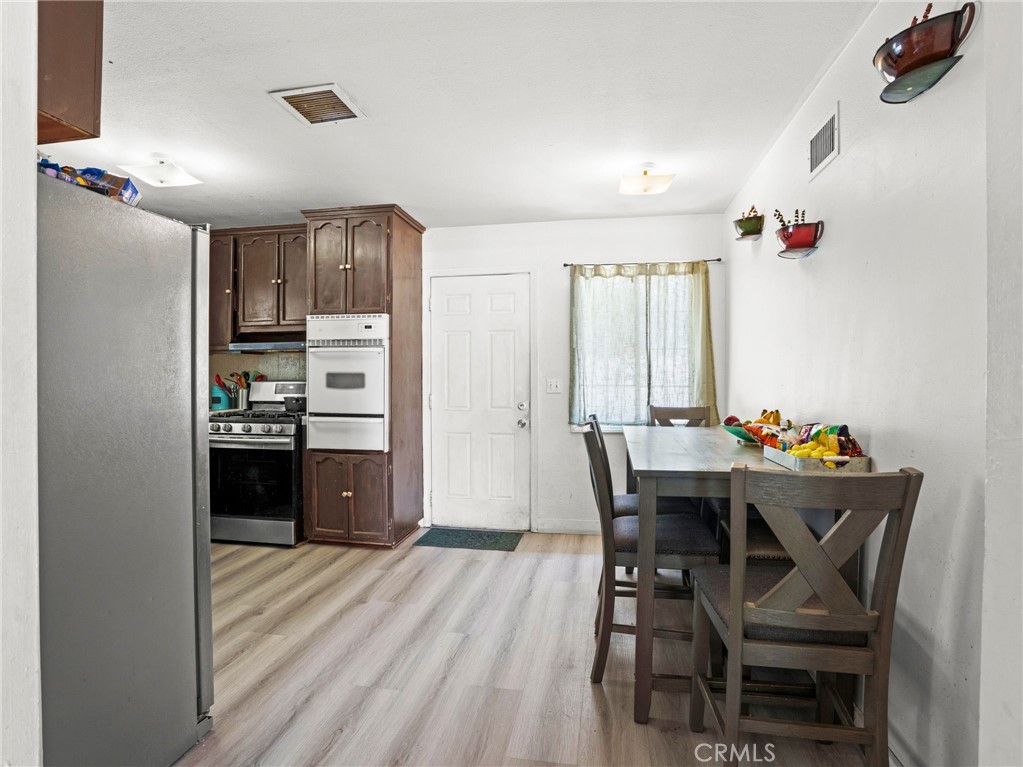 2795 West Victoria Street Rialto, CA 92376 - Photo 13 of 28