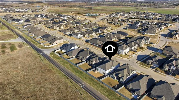 $639,999 | 6941 Lilac Drive, Venus, TX 76084