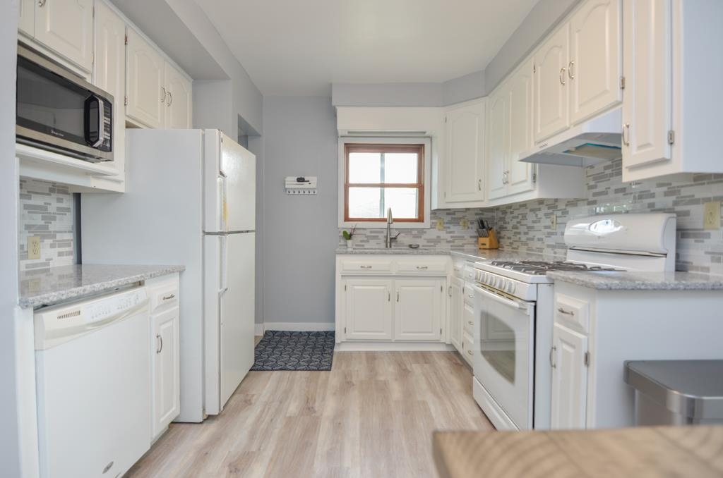 3672 Finger Road Green Bay, WI 54311 - Photo 9 of 40