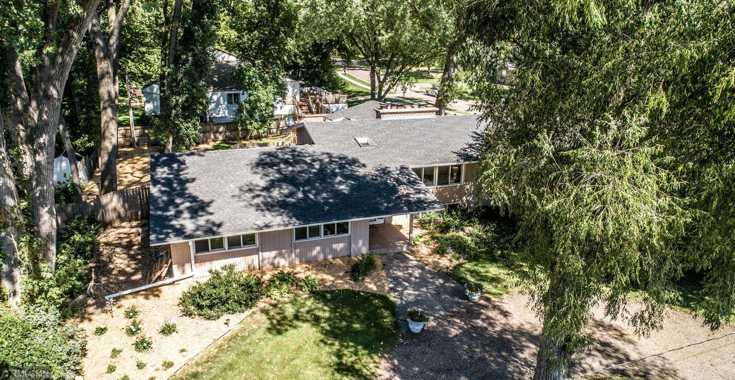 6313 Hillside Road Edina, MN 55436 - Photo 3 of 48