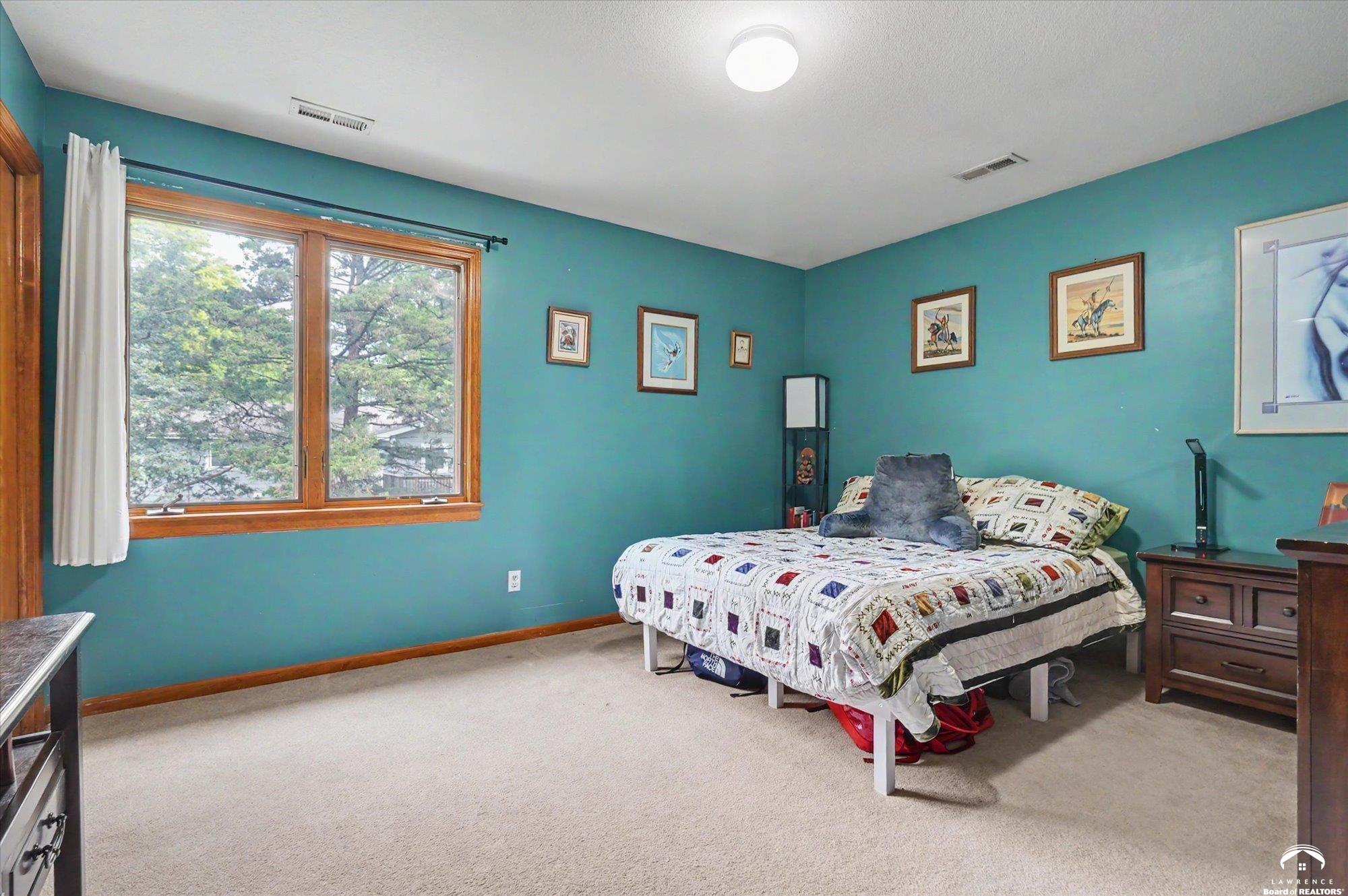 2408 Oxford Road Lawrence, KS 66049 - Photo 22 of 43