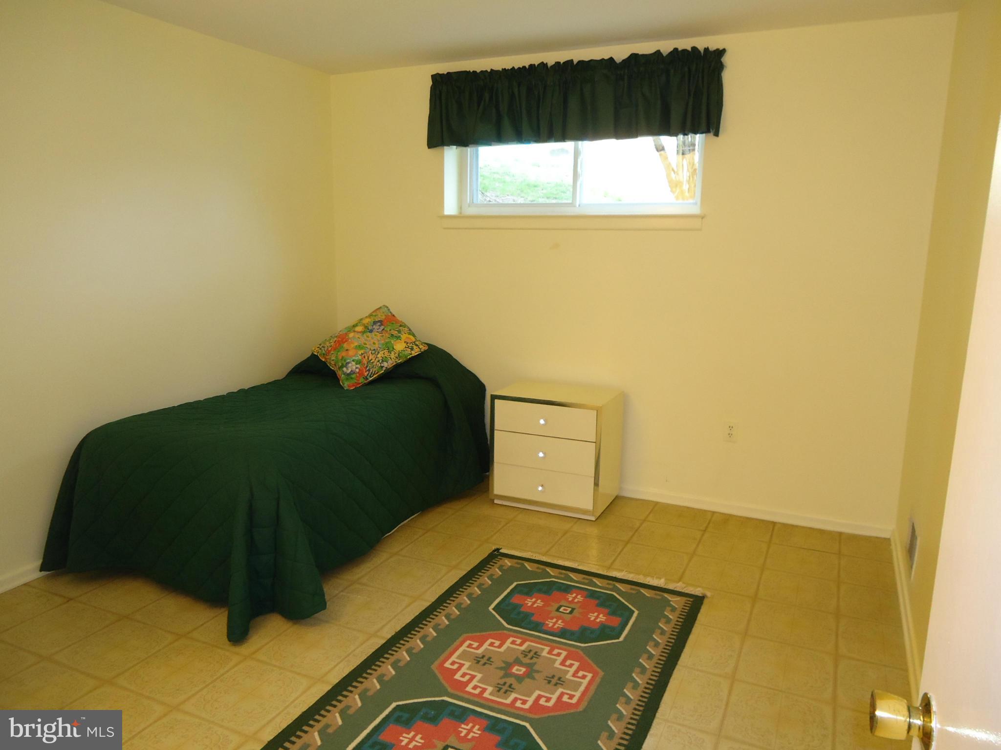 9612 McAlpine Road Silver Spring, MD 20901 - Photo 21 of 29 Bedroom