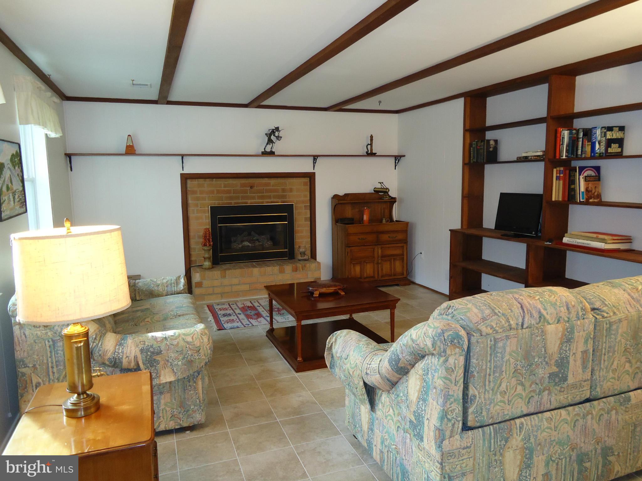 9612 McAlpine Road Silver Spring, MD 20901 - Photo 4 of 29 Family Room