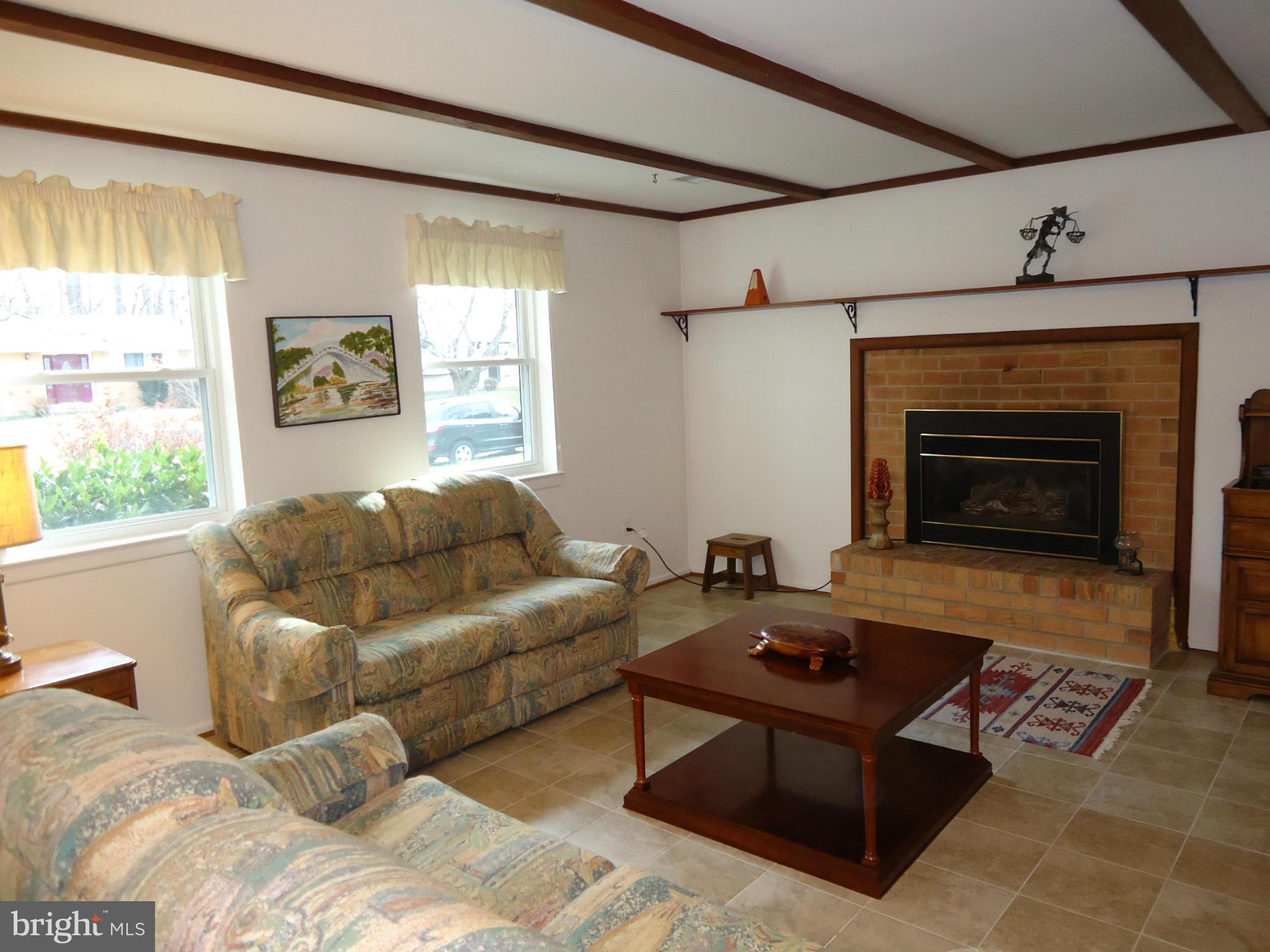 9612 McAlpine Road Silver Spring, MD 20901 - Photo 5 of 29 Family Room