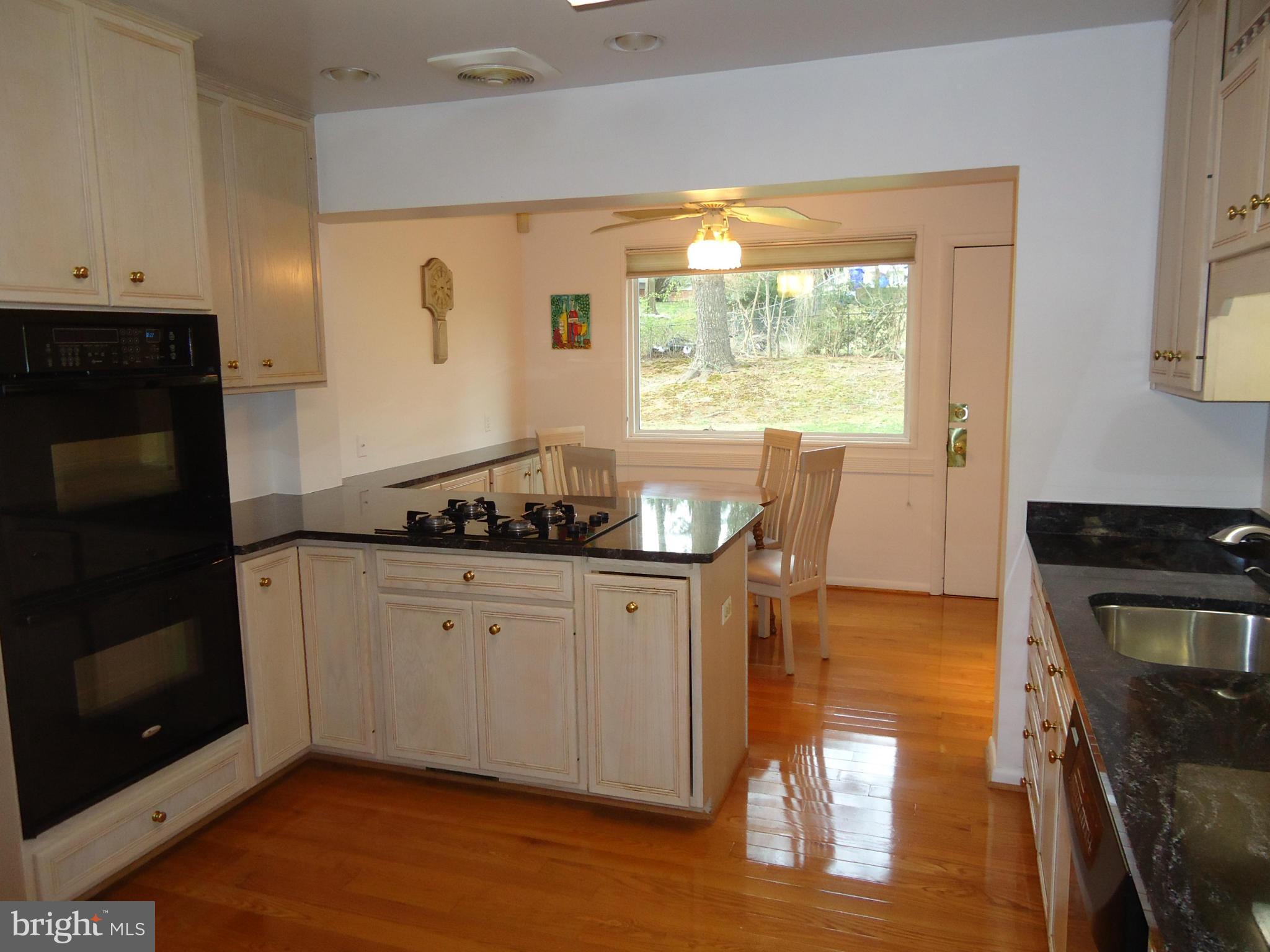9612 McAlpine Road Silver Spring, MD 20901 - Photo 7 of 29 Kitchen