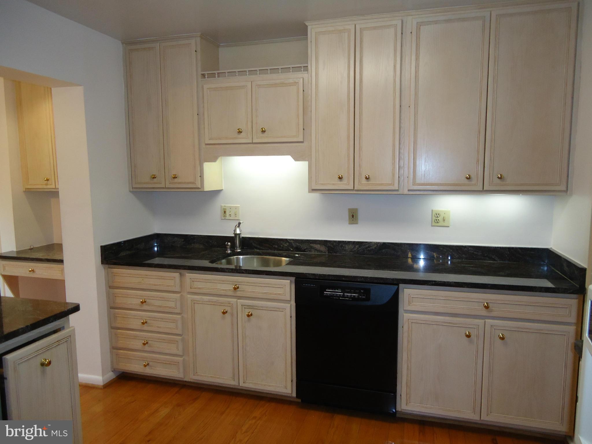 9612 McAlpine Road Silver Spring, MD 20901 - Photo 8 of 29 Kitchen
