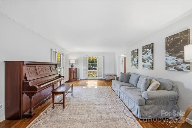 $569,900 | 7116 Hollyhouse Drive, Charlotte, NC 28215