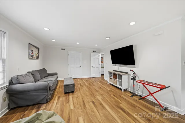 $569,900 | 7116 Hollyhouse Drive, Charlotte, NC 28215