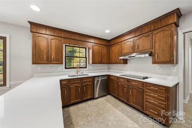 $569,900 | 7116 Hollyhouse Drive, Charlotte, NC 28215