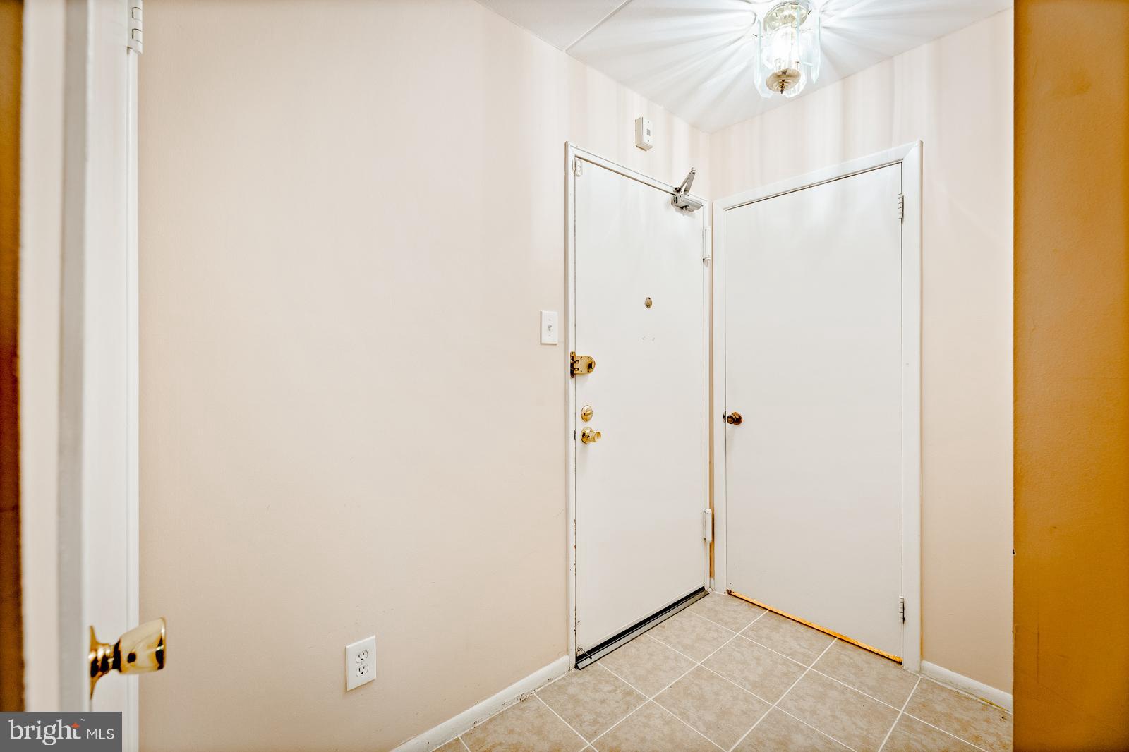 8920 Krewstown Road, Unit 204 Philadelphia, PA 19115 - Photo 5 of 32 Gallery Image 5
