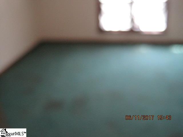 211 Roper Mountain Rd Extension Greenville, SC 29615 - Photo 8 of 11
