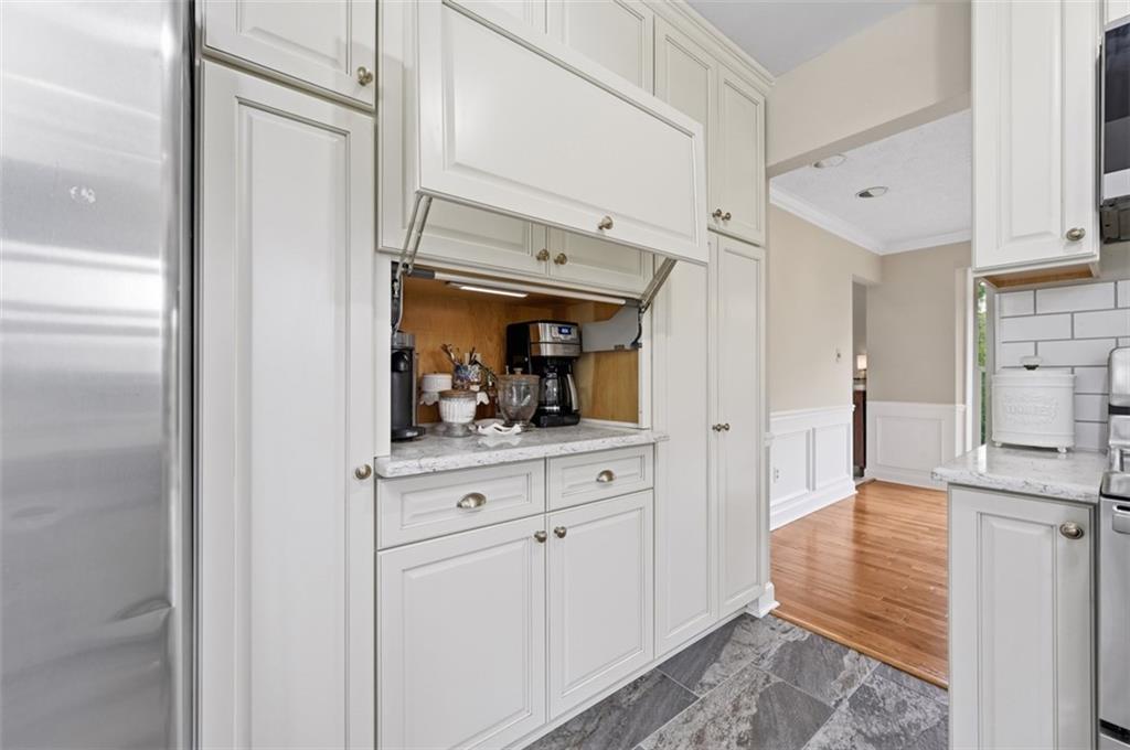 326 Quarry Road Washington, PA 15301 - Photo 12 of 50 Convenient appliance garage easily tucks away for a seamless look