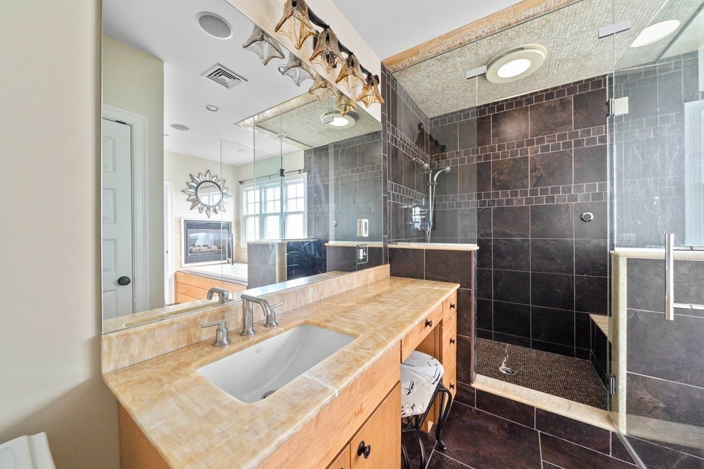 14 Shoreside Road Quincy, MA 02169 - Photo 26 of 42