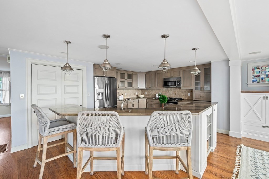 14 Shoreside Road Quincy, MA 02169 - Photo 6 of 42