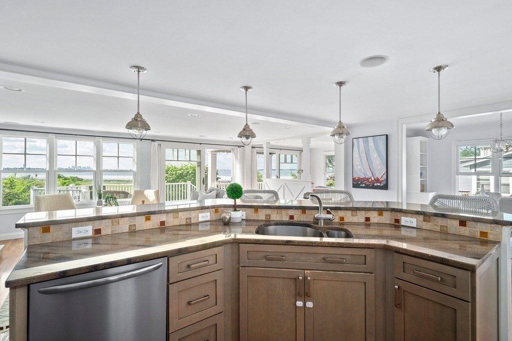 14 Shoreside Road Quincy, MA 02169 - Photo 9 of 42