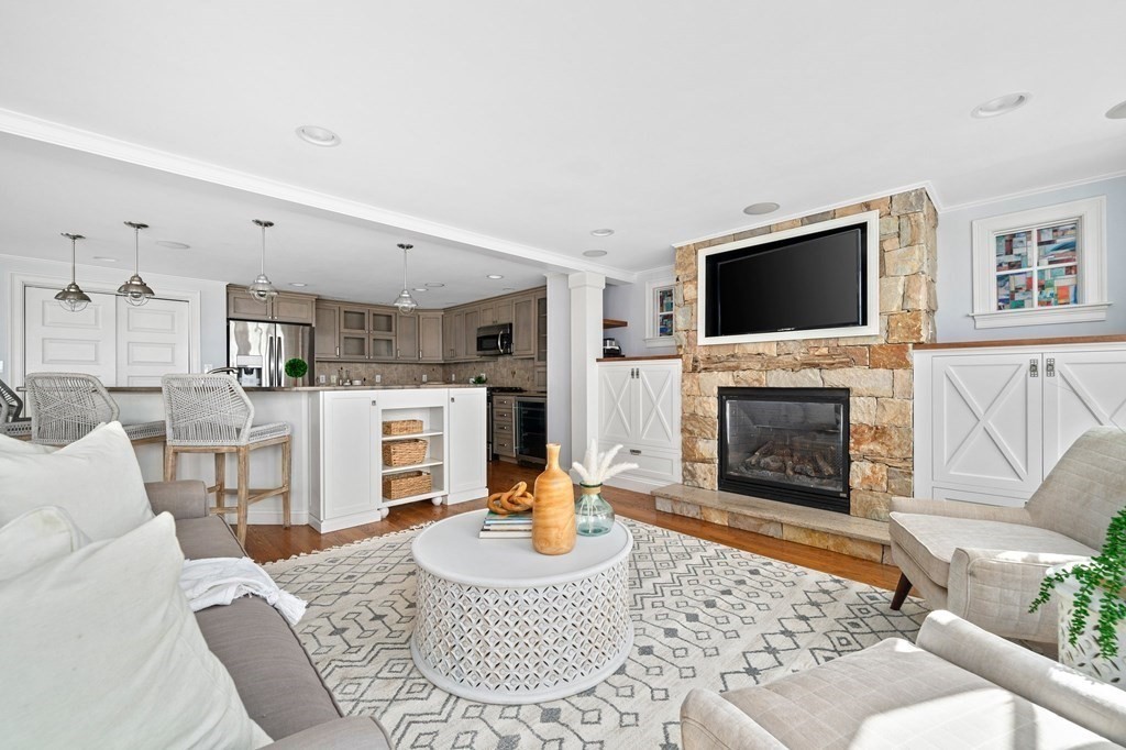 14 Shoreside Road Quincy, MA 02169 - Photo 10 of 42