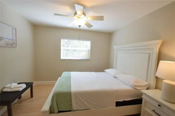 $2,100 | 306 Bailey Lane, Sarasota, FL 34237
