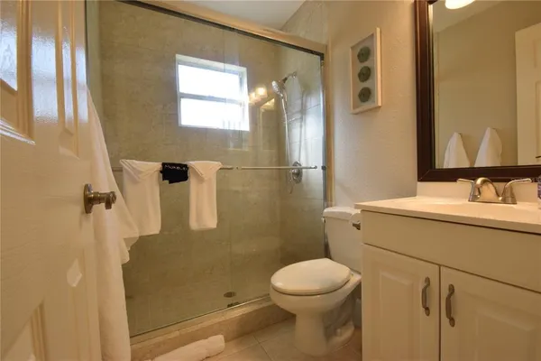 $2,100 | 306 Bailey Lane, Sarasota, FL 34237