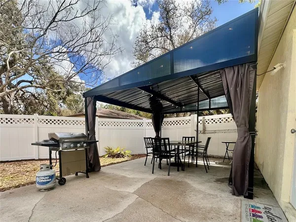 $2,100 | 306 Bailey Lane, Sarasota, FL 34237