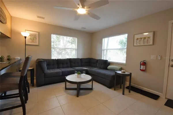 $2,100 | 306 Bailey Lane, Sarasota, FL 34237
