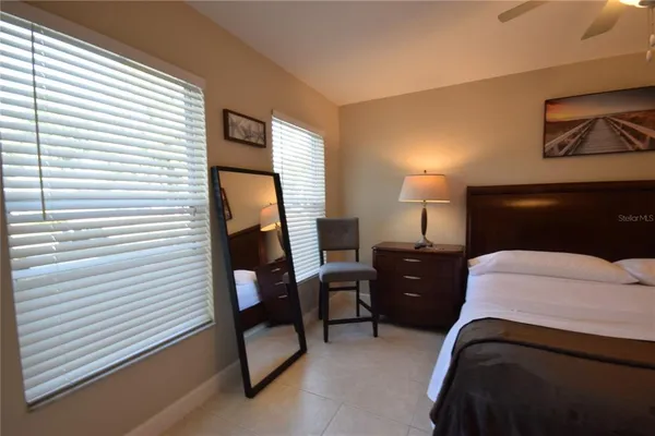 $2,100 | 306 Bailey Lane, Sarasota, FL 34237