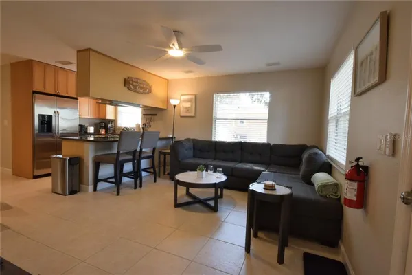 $2,100 | 306 Bailey Lane, Sarasota, FL 34237