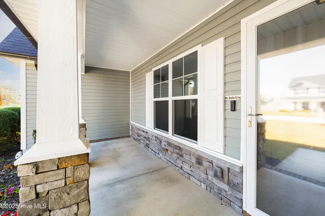 $320,000 | 201 Stonebridge Court, Maysville, NC 28555