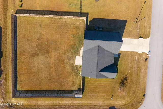 $320,000 | 201 Stonebridge Court, Maysville, NC 28555