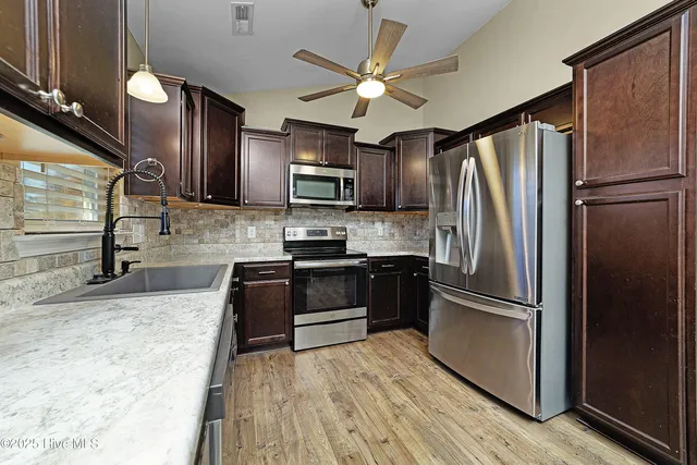 $320,000 | 201 Stonebridge Court, Maysville, NC 28555