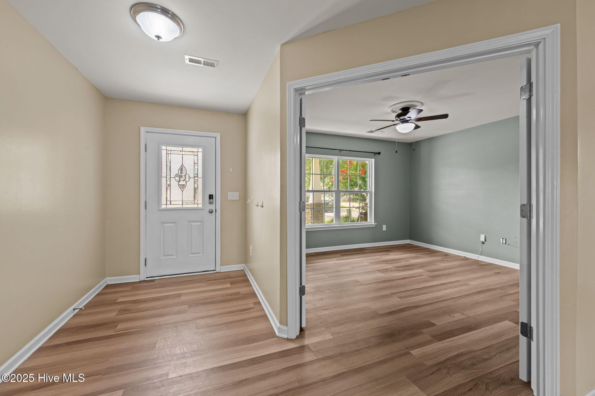 305 Frida Road New Bern, NC 28560 - Photo 25 of 53 foyer and office