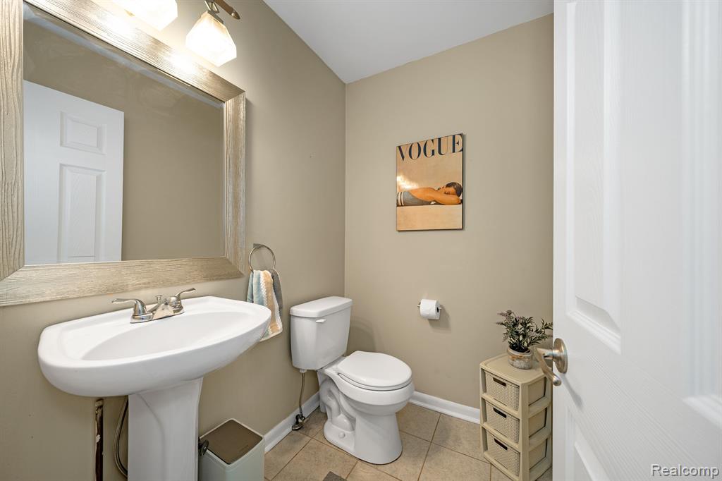 3407 Crooks Road Royal Oak, MI 48073 - Photo 12 of 29