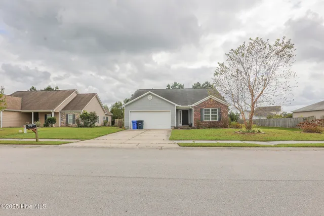 $285,000 | 206 Wynbrookee Lane, Jacksonville, NC 28546