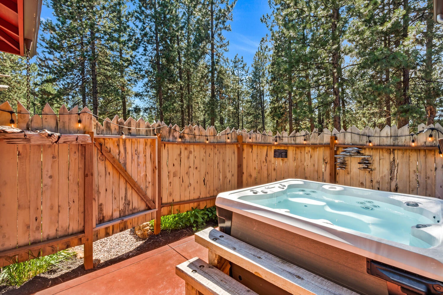 18796 Choctaw Road Bend, OR 97702 - Photo 28 of 35 Private Hot Tub Area