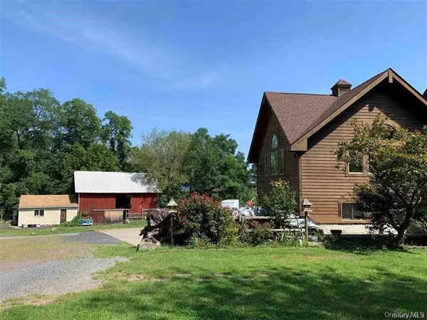 $999,999 | 109 Goldrick Landing Court, Kingston, NY 12401