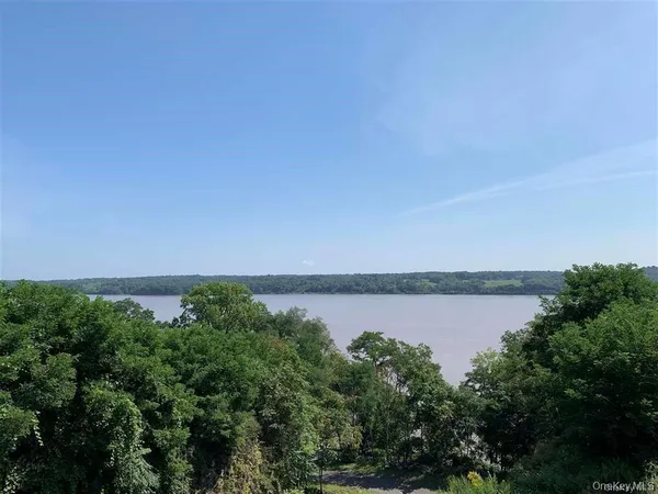 $999,999 | 109 Goldrick Landing Court, Kingston, NY 12401