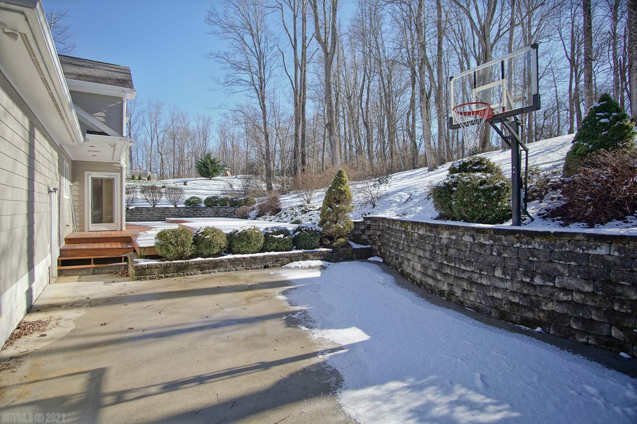 927 Redbud Road Blacksburg, VA 24060 - Photo 50 of 51 Gallery Image 50