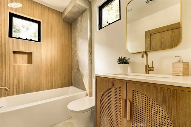 $2,895,000 | 636 Bay Street, Santa Monica, CA 90405