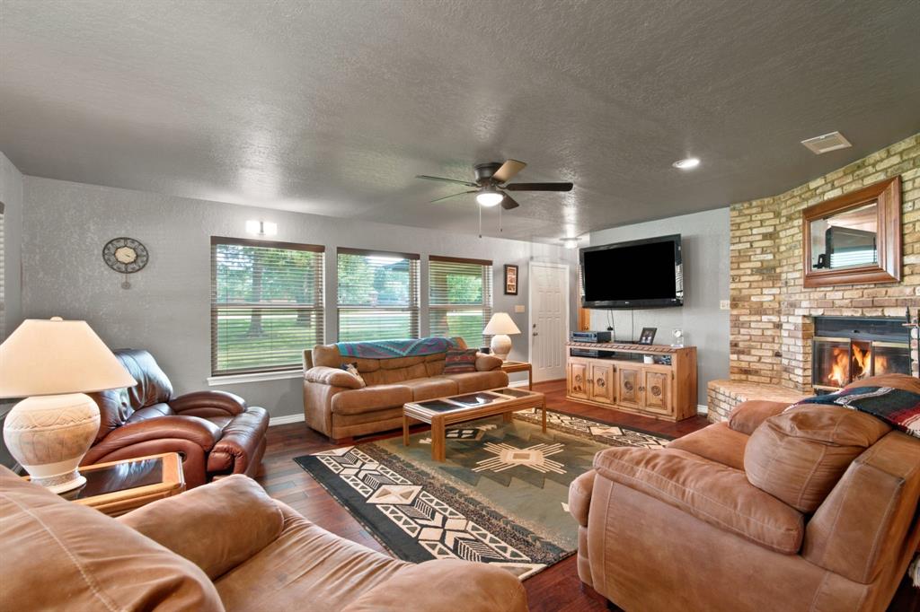 305 Bent Oak Road Weatherford, TX 76086 - Photo 9 of 35
