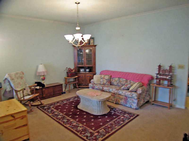 137 Ridgeview Drive Ligonier, PA 15658 - Photo 2 of 21 Dining Room.