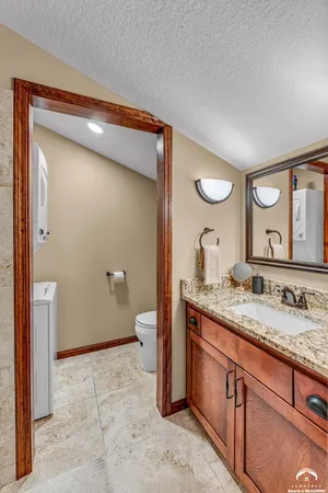 $969,000 | 201 Fall Creek Road, Lawrence, KS 66049