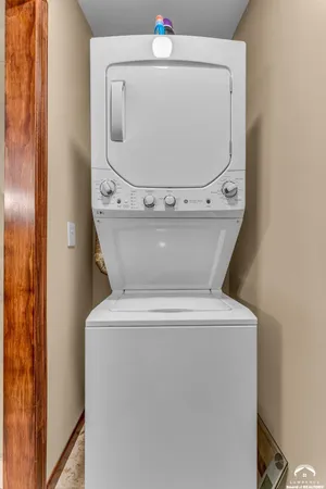 $969,000 | 201 Fall Creek Road, Lawrence, KS 66049